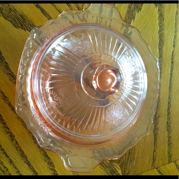 Antique pink depression 4 side serving bowl w/lid - Picture 2 of 6